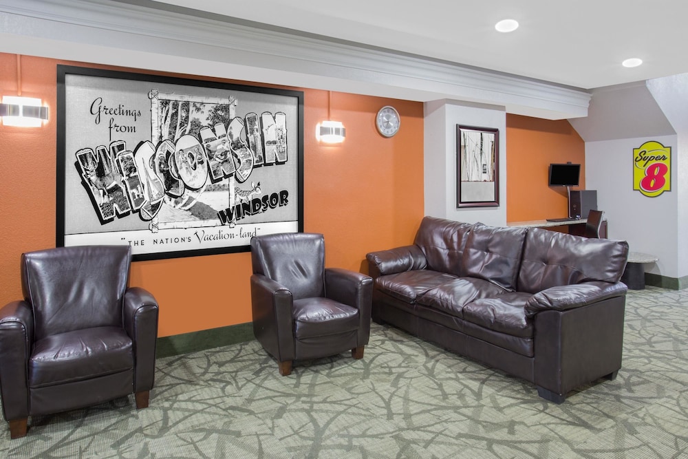 Super 8 by Wyndham Windsor/Madison North 24/28
