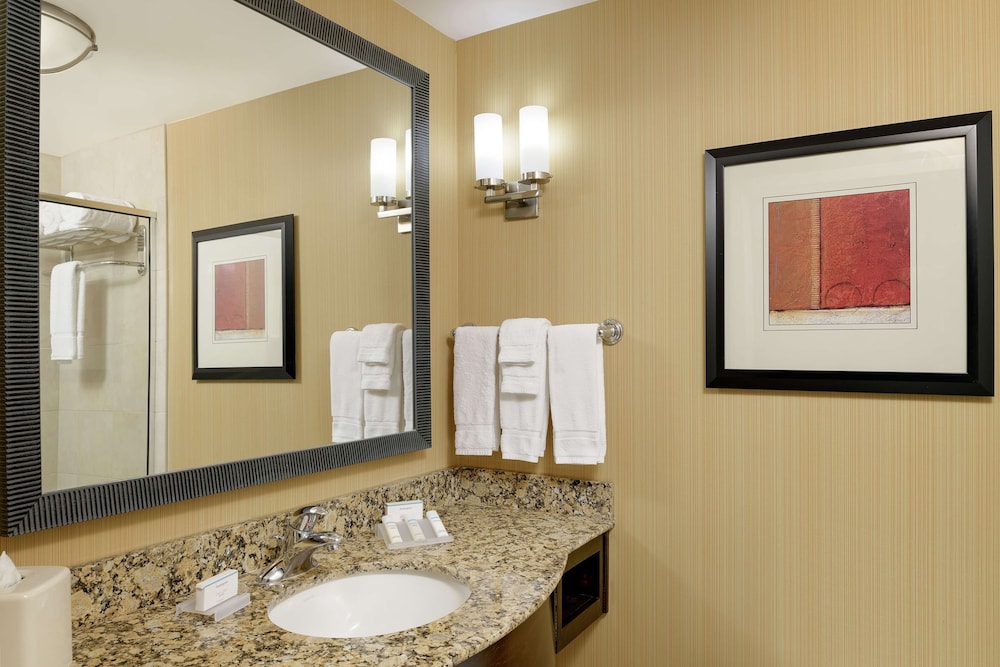 Hilton Garden Inn Fontana 14/46