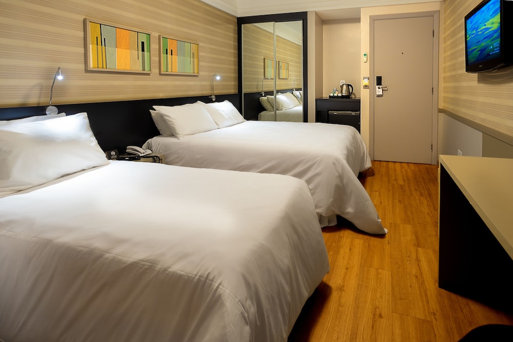 غرفة سوبيريور عائلية ثلاثية بسرير كوين وسرير فردي، Max Plaza Hotel 2/6