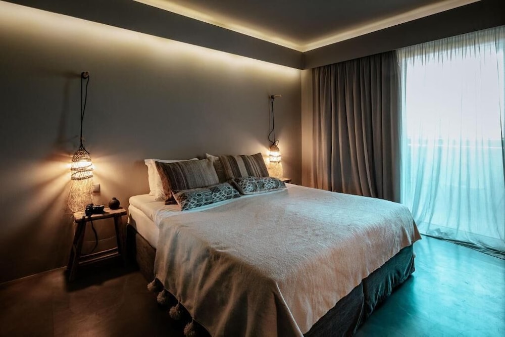 Junior Suite, Queen Bed, Sofa