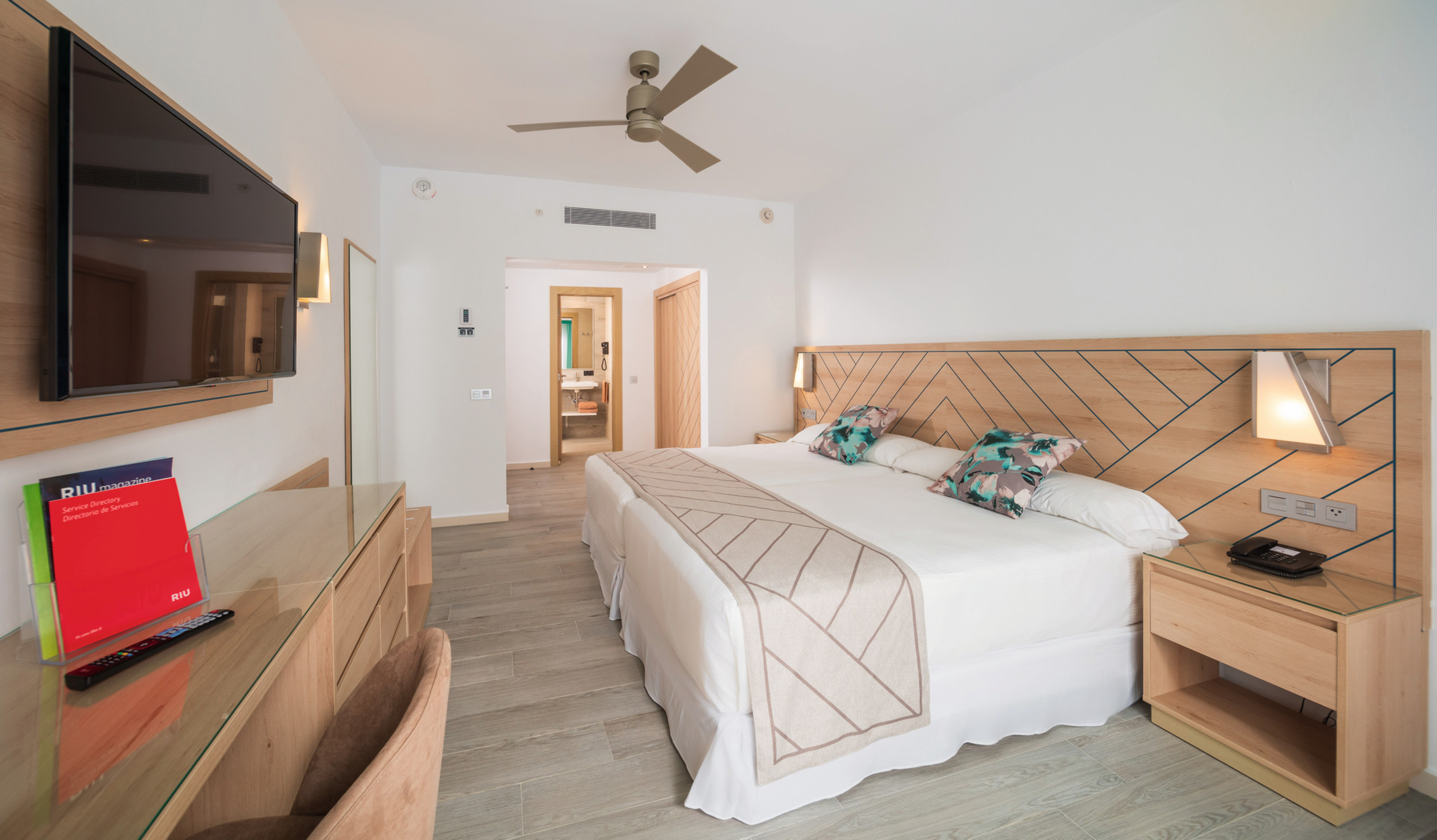 Room, Double Bed, Lateral Side Sea View