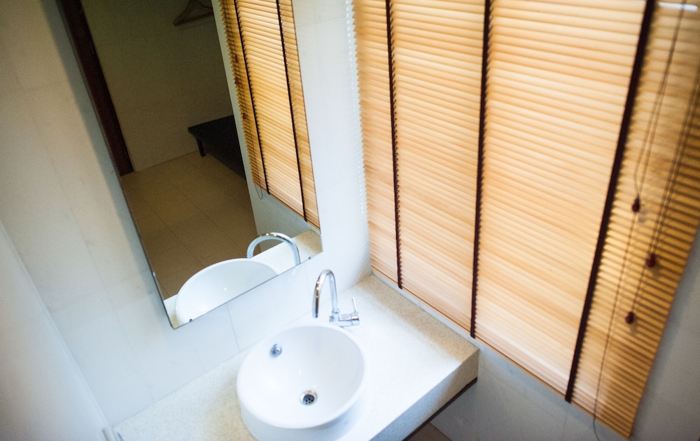 BAAN SILOM SOI 3 12/51