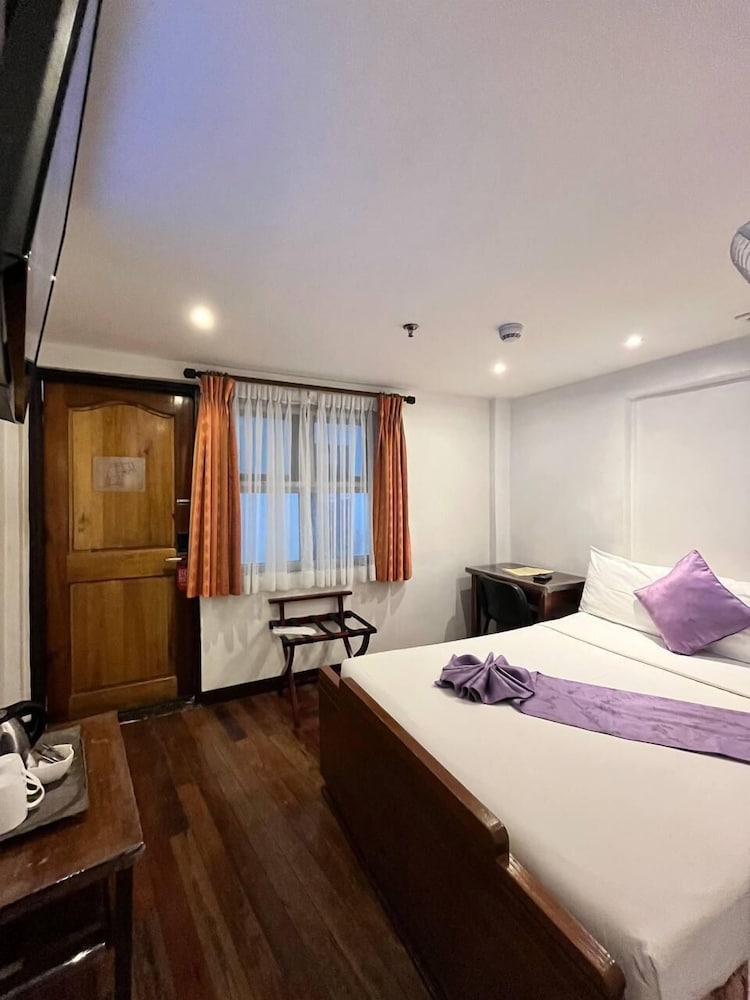 Petite, Single, Single Bed