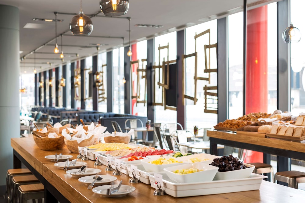 Radisson Hotel Manchester City Centre, A Verified Net Zero Hotel 72/91