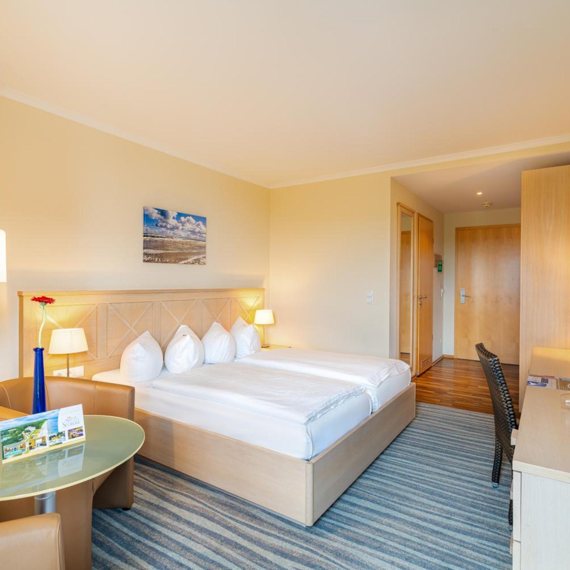 Room, Double Bed, Lake View