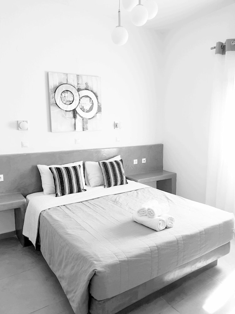 Leta Santorini 10/50
