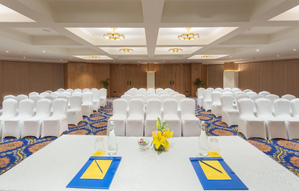GOLDEN TULIP JAIPUR 44/50