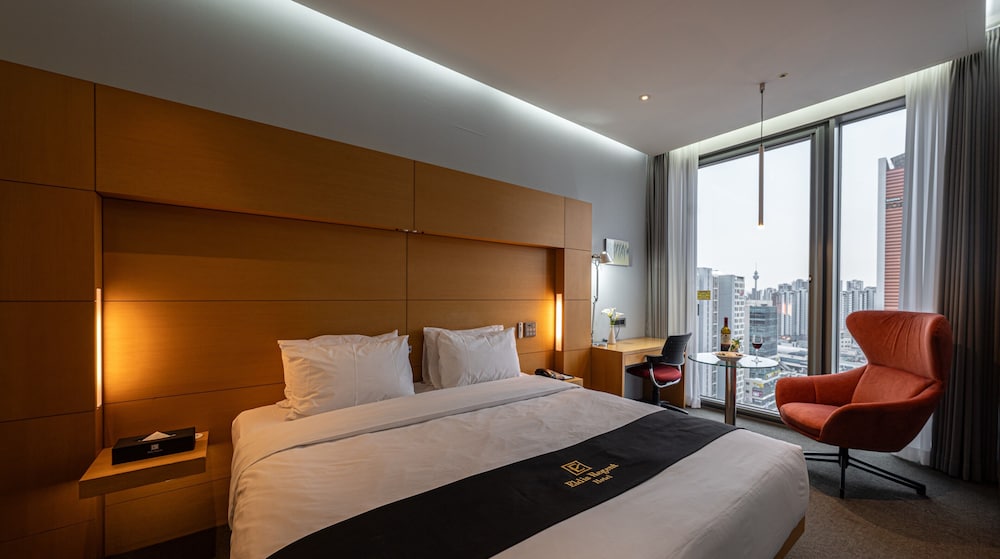 DELUXE, DOUBLE BED, NEW WING