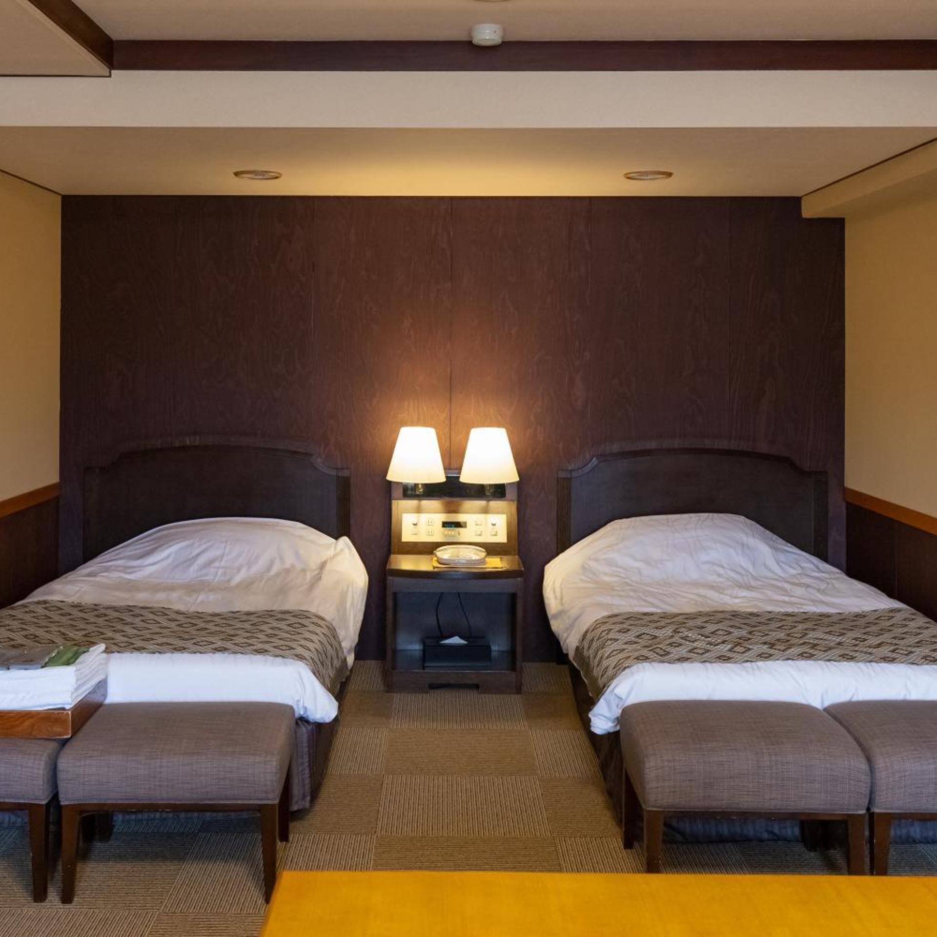 Deluxe, Mountain View, Tatami, East Wing
