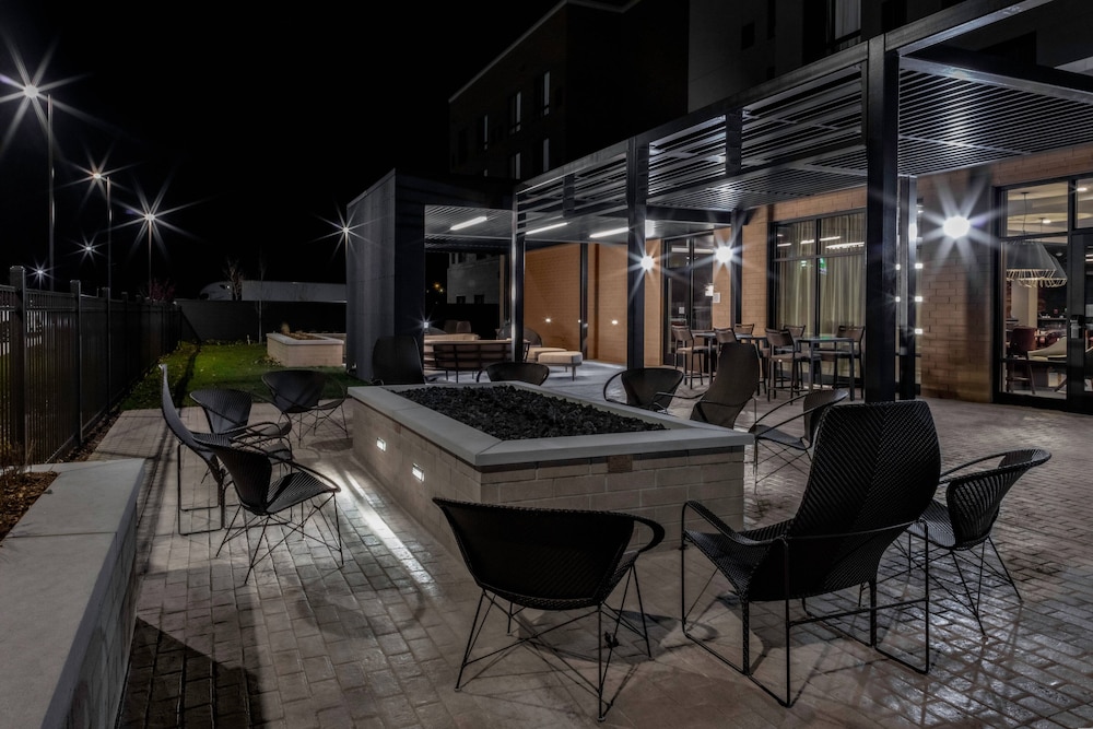 Courtyard by Marriott East Lansing Okemos 3/41