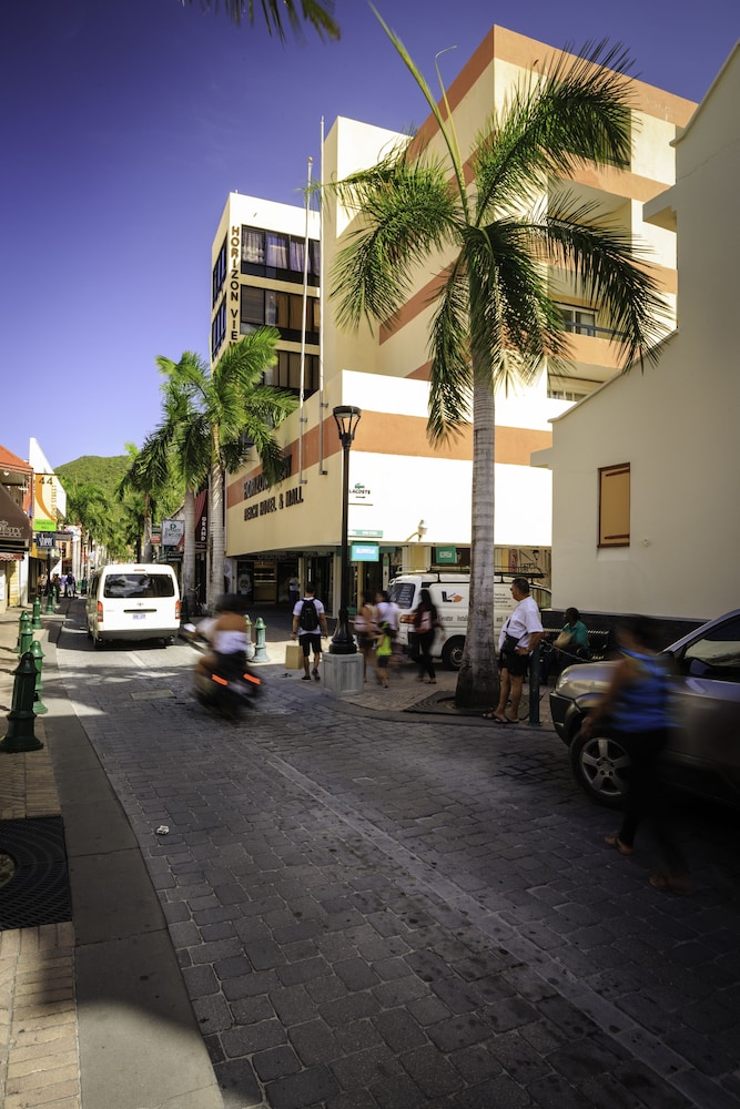 Horizon View Beach Hotel 30/46