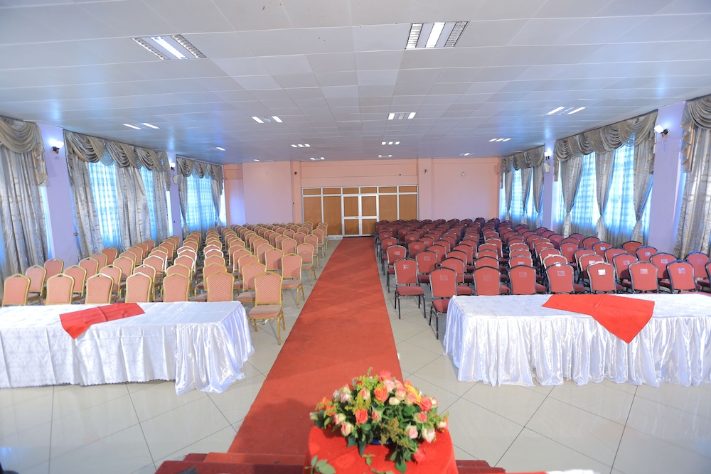 Sarem International Hotel 35/50