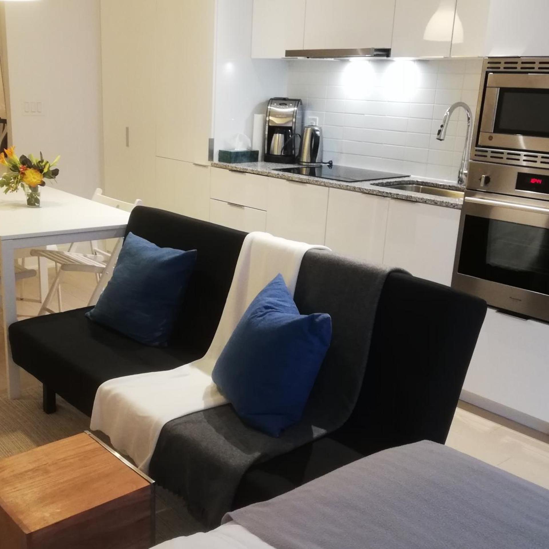 Stylish Downtown Toronto Residential Hotel 35/50