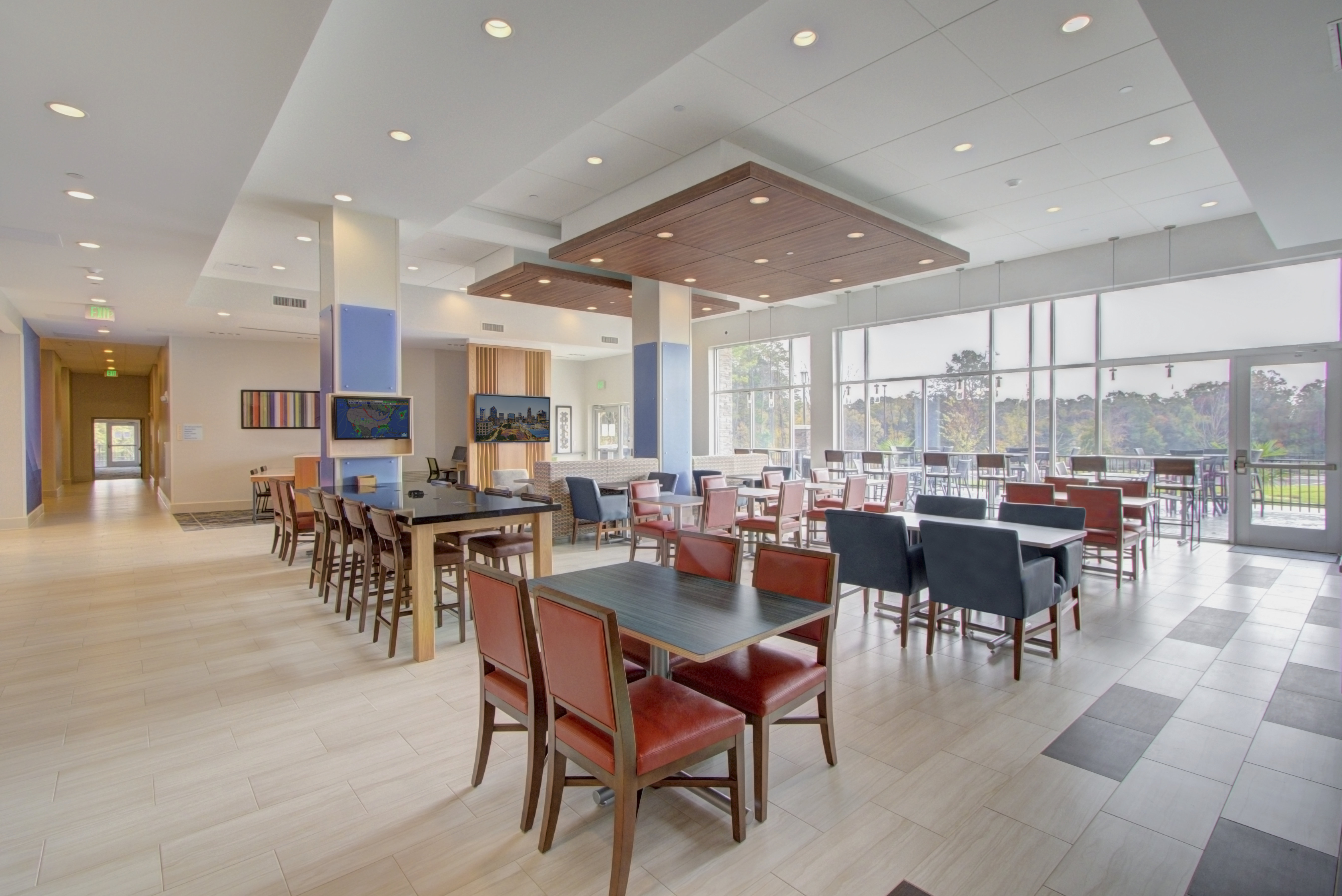 Holiday Inn Express Suites Charlotte Southwest 34/42