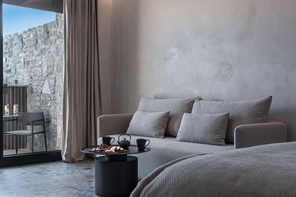 Aeonic Suites and Spa - Adults Only 31/50