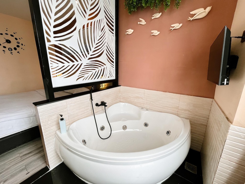 Verse Luxe Hotel Wahid Hasyim 48/50