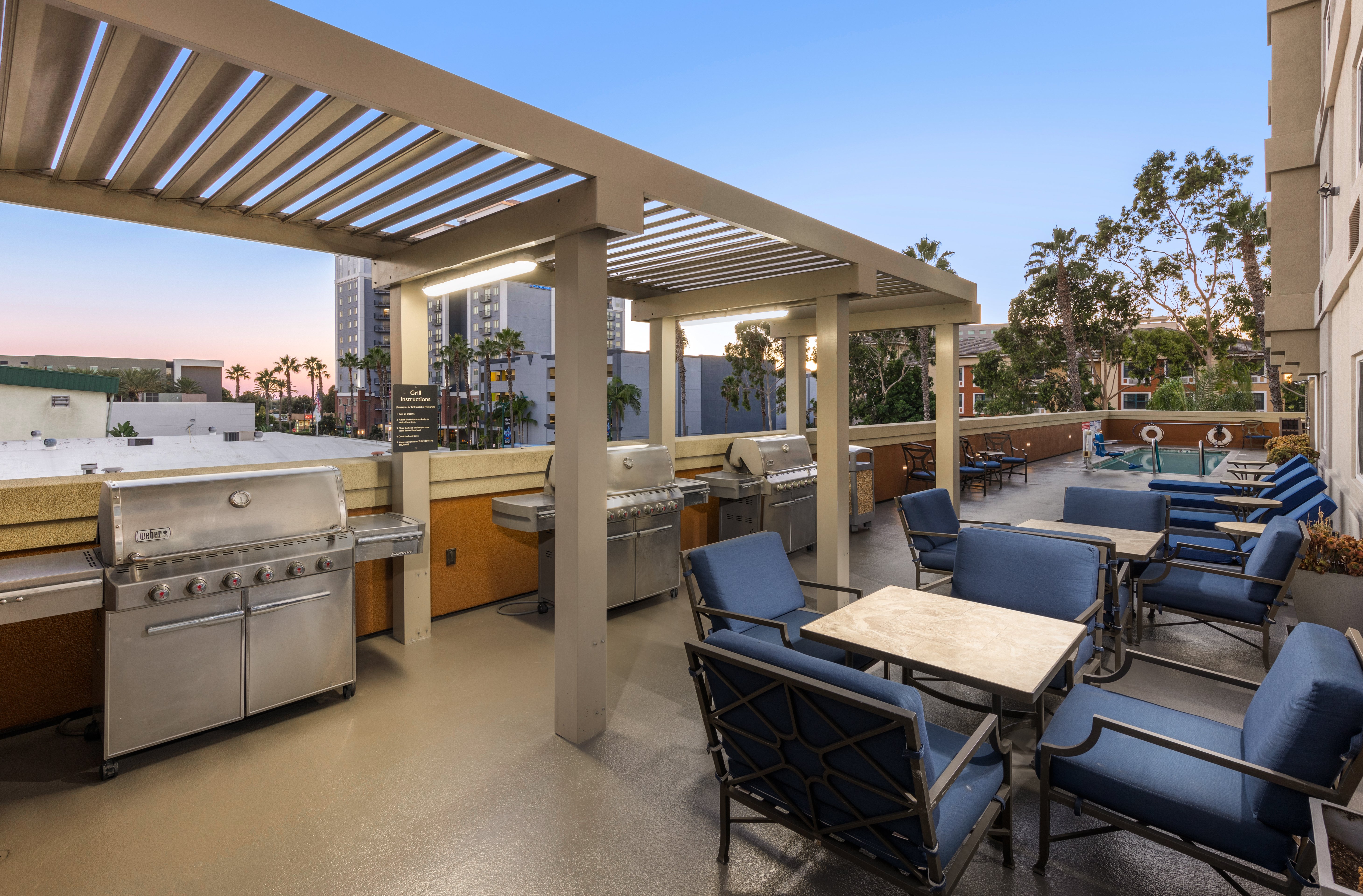 Candlewood Suites Anaheim - Resort Area 25/36