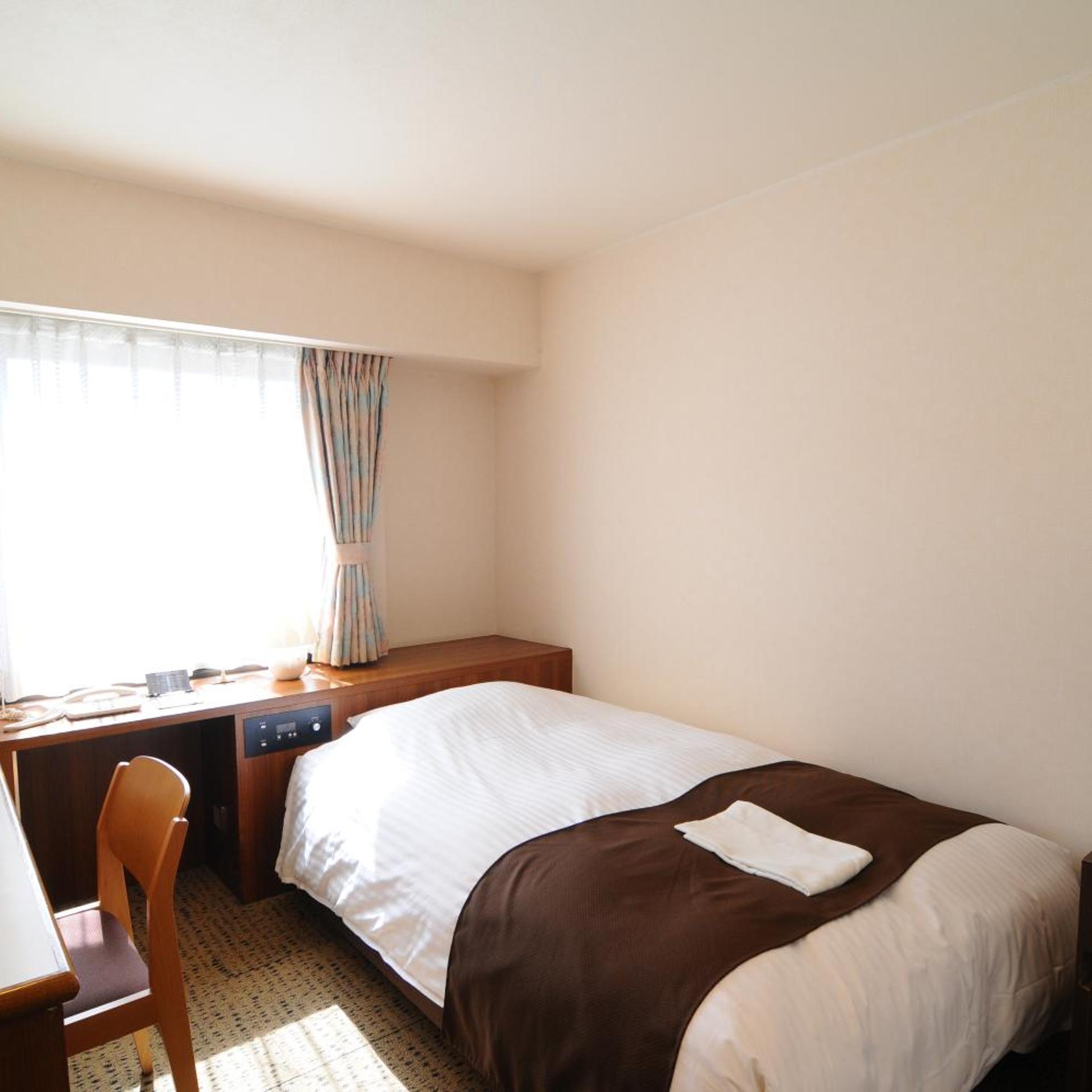 Semi Room, Semi Double Bed