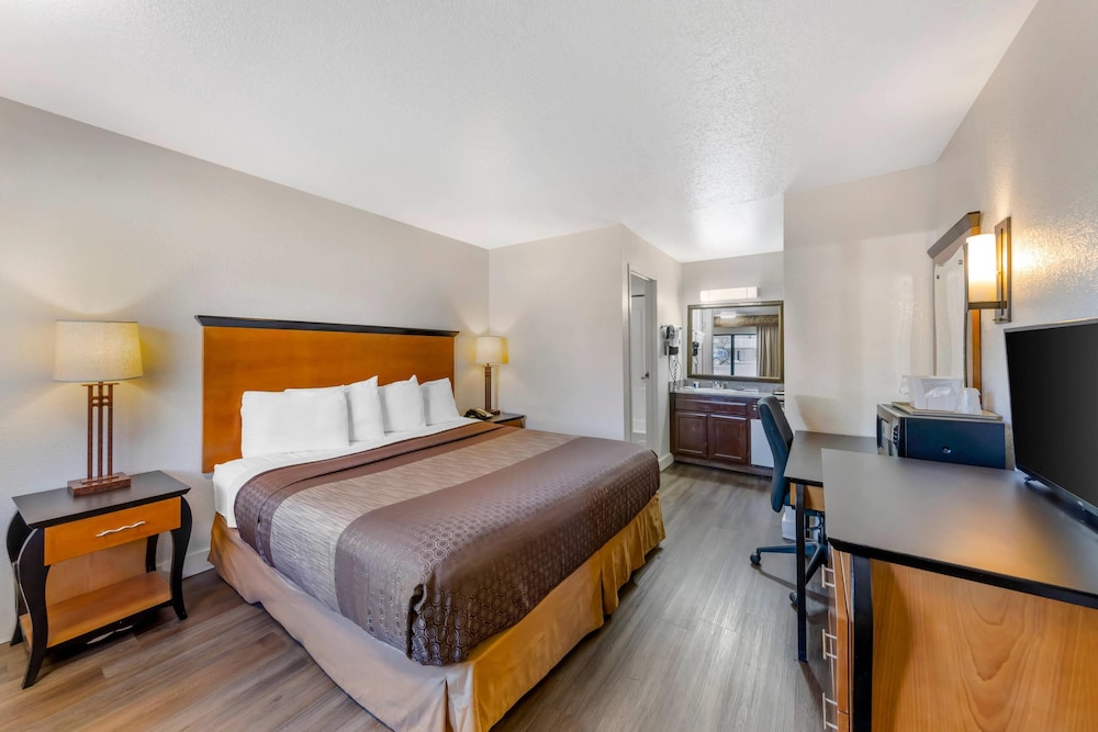 Standard, King Bed
