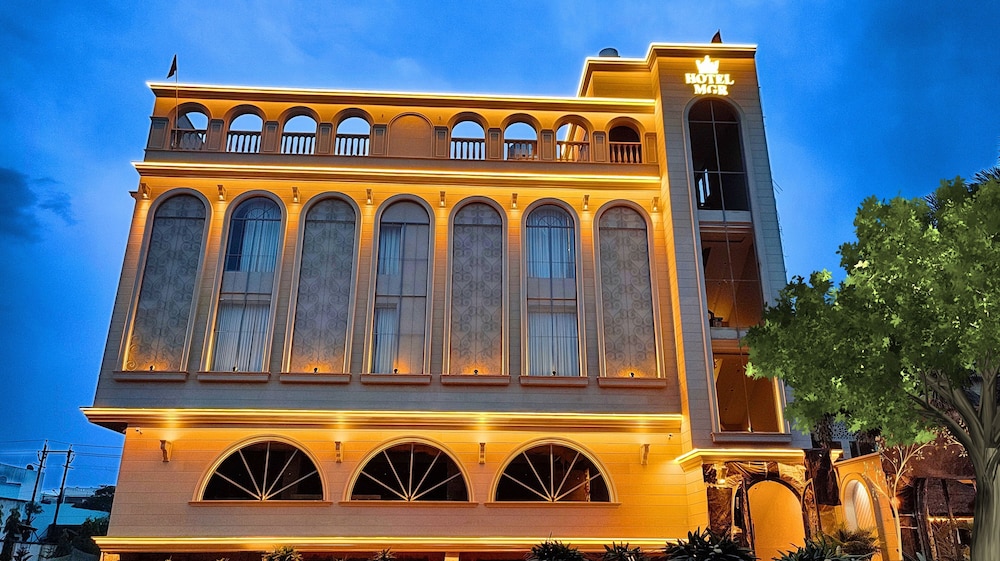 MGR Hotel Moradabad 1/50
