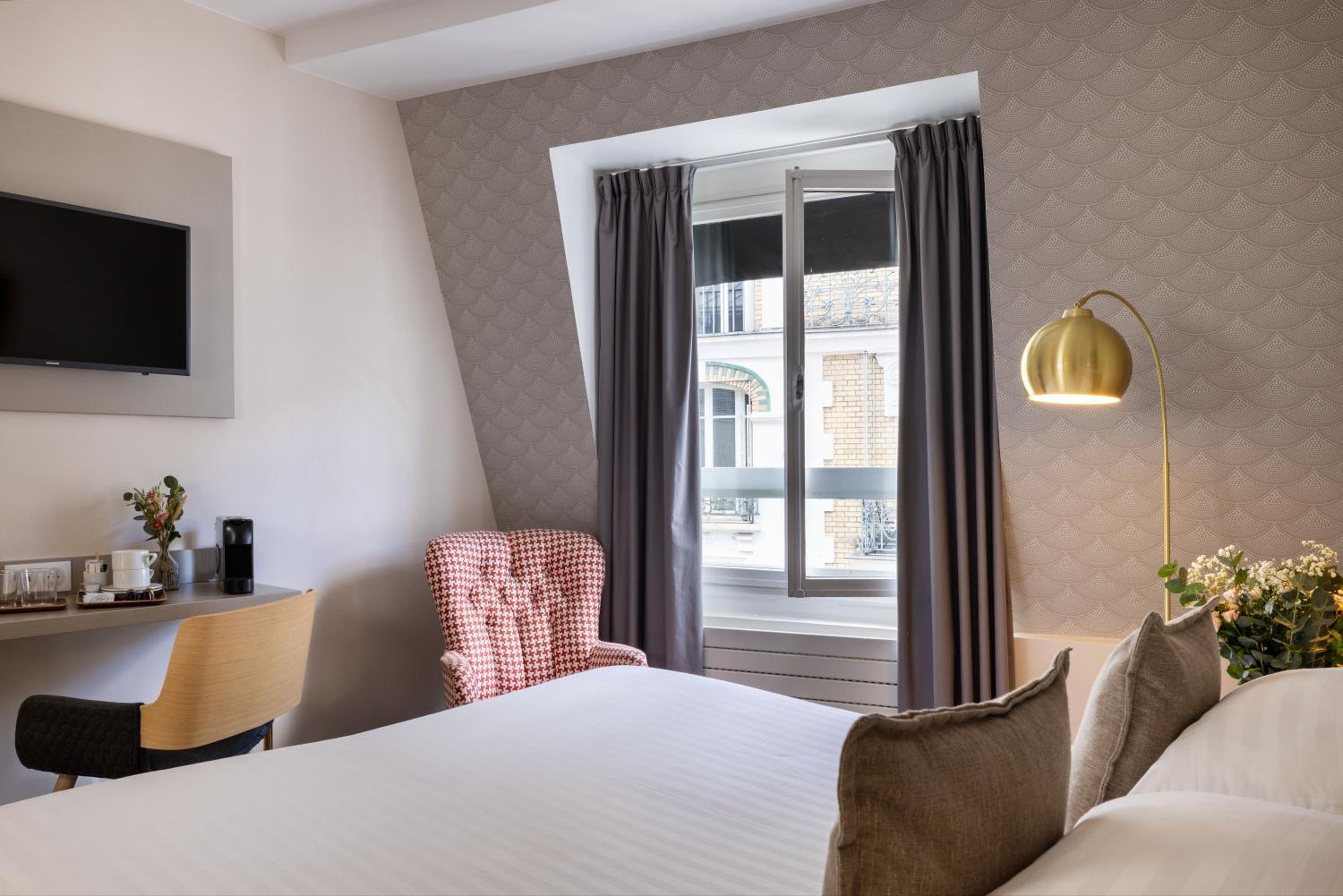 غرفة سوبيريور بسرير كوين، Villa Des Ambassadeurs 4/8