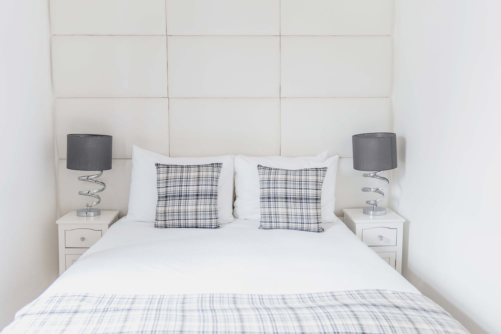 Edinburgh Castle Apartments And Suites 39/55