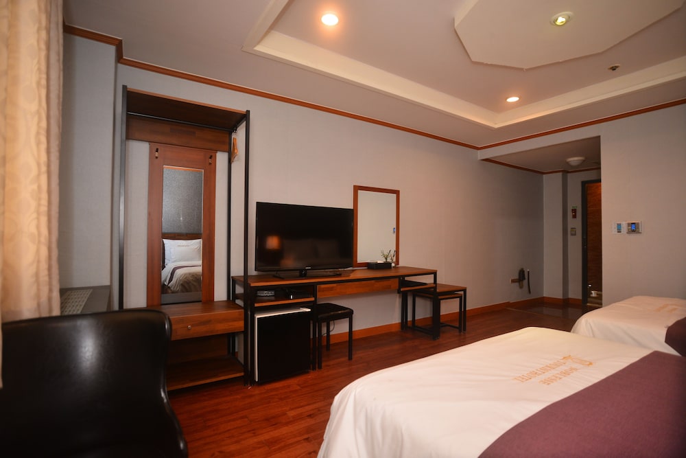 Noblesse Hotel 17/50
