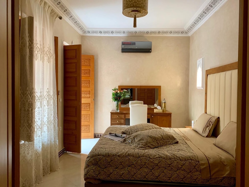 TOWER, COMFORT, QUEEN BED