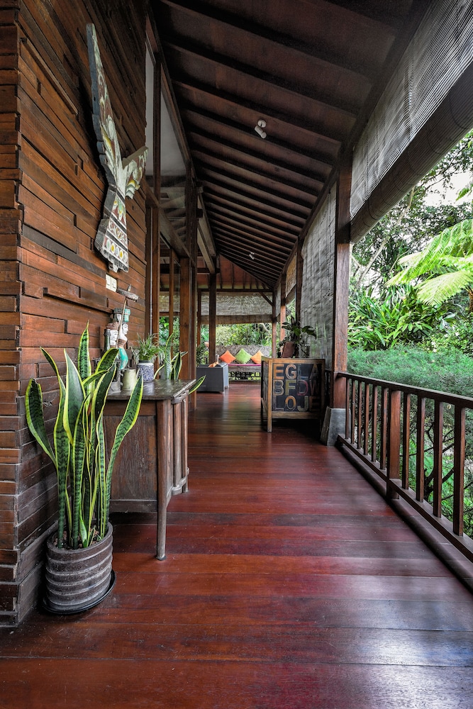Villa Mulyono 15/28