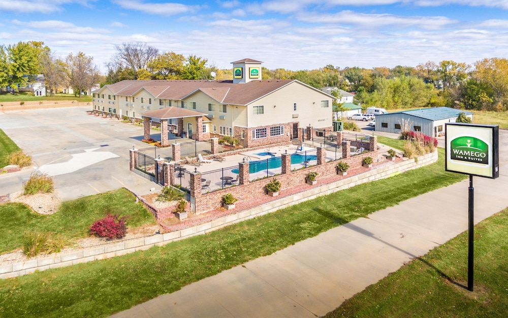 Wamego Inn And Suites 15/16