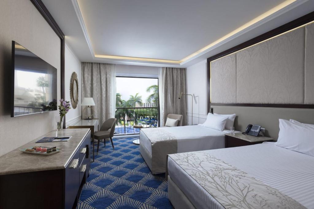 Pool, Premier, Double Bed