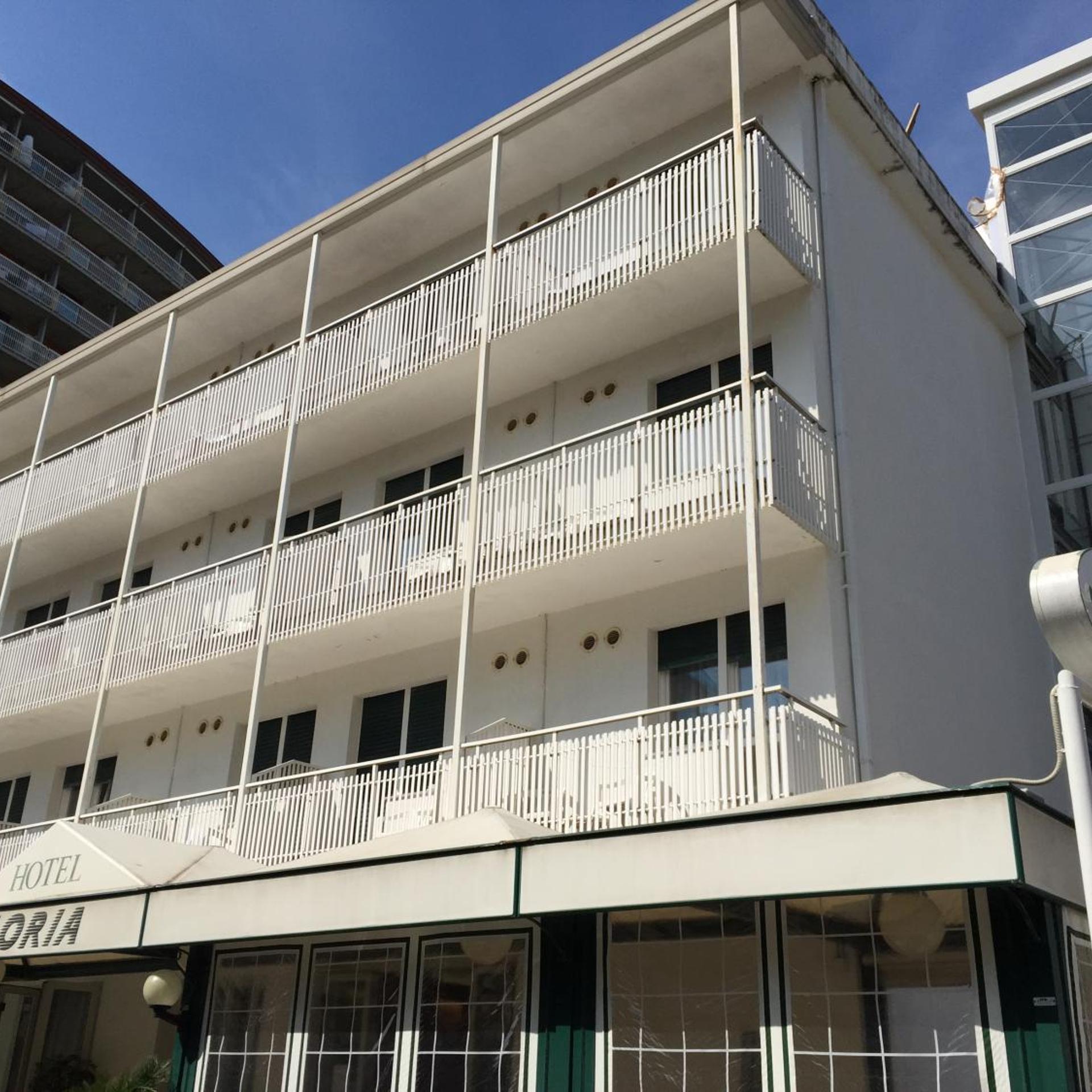 Hotel Gloria 3/68