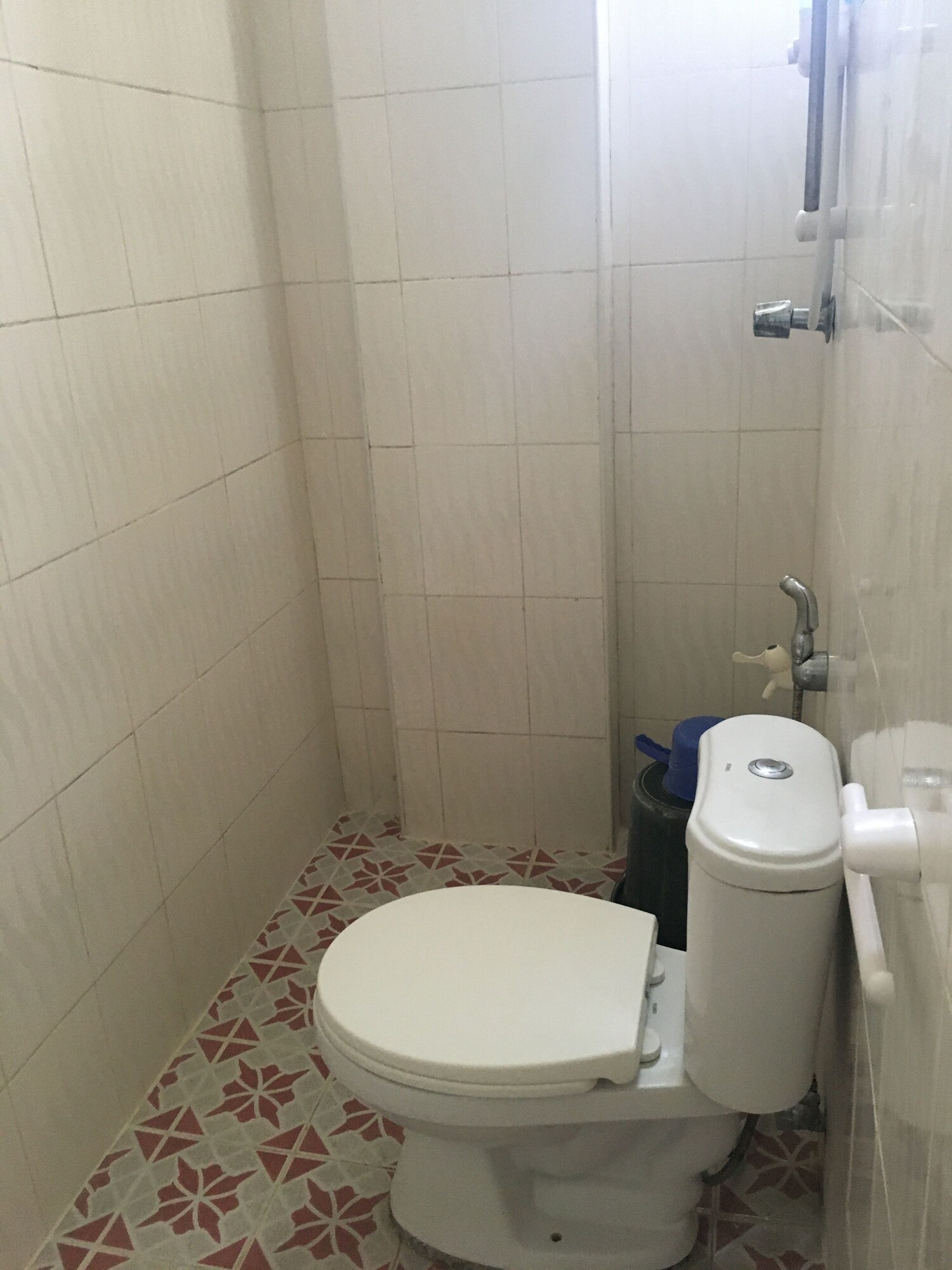 ROOM, SINGLE