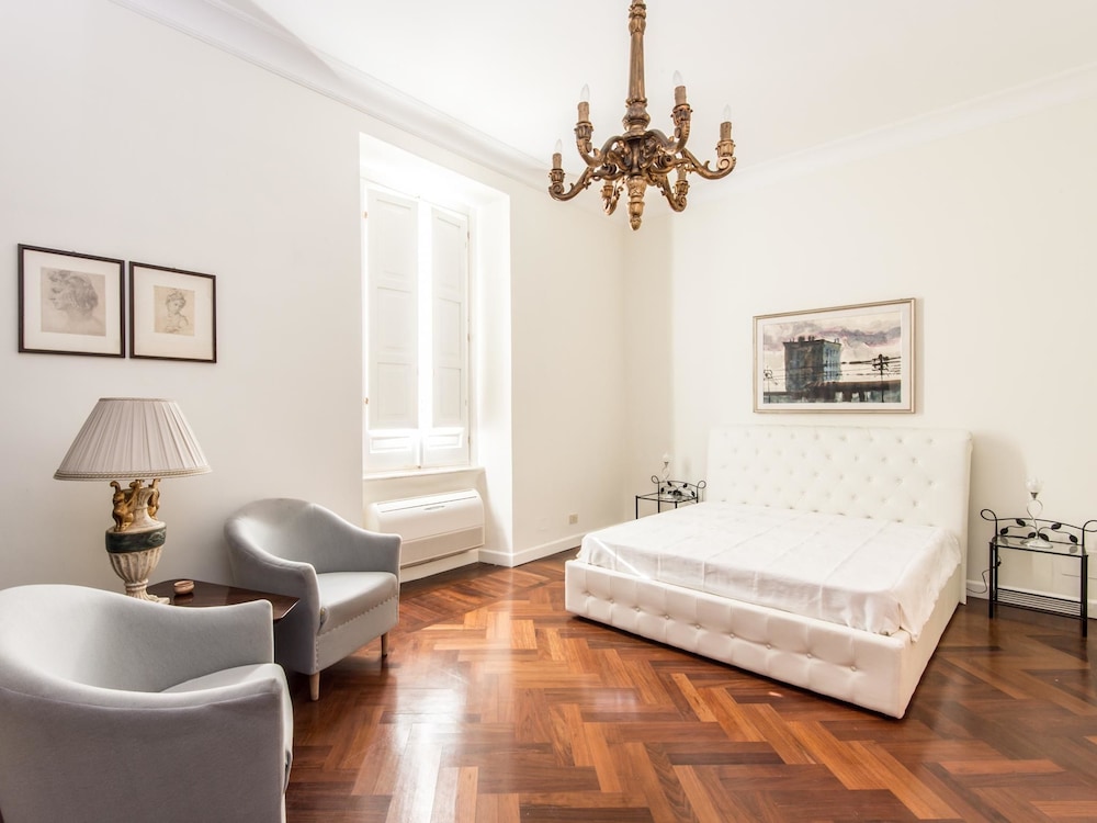 RSH Luxury Vatican Four Bedroom Apartment 13/36