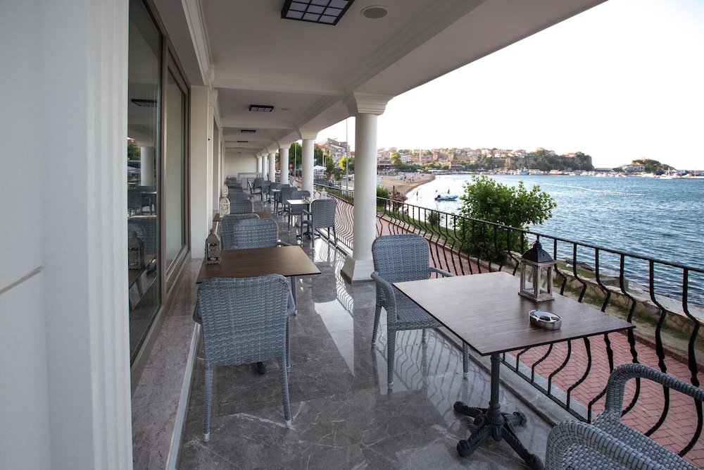 Northdoor Hotel 28/50
