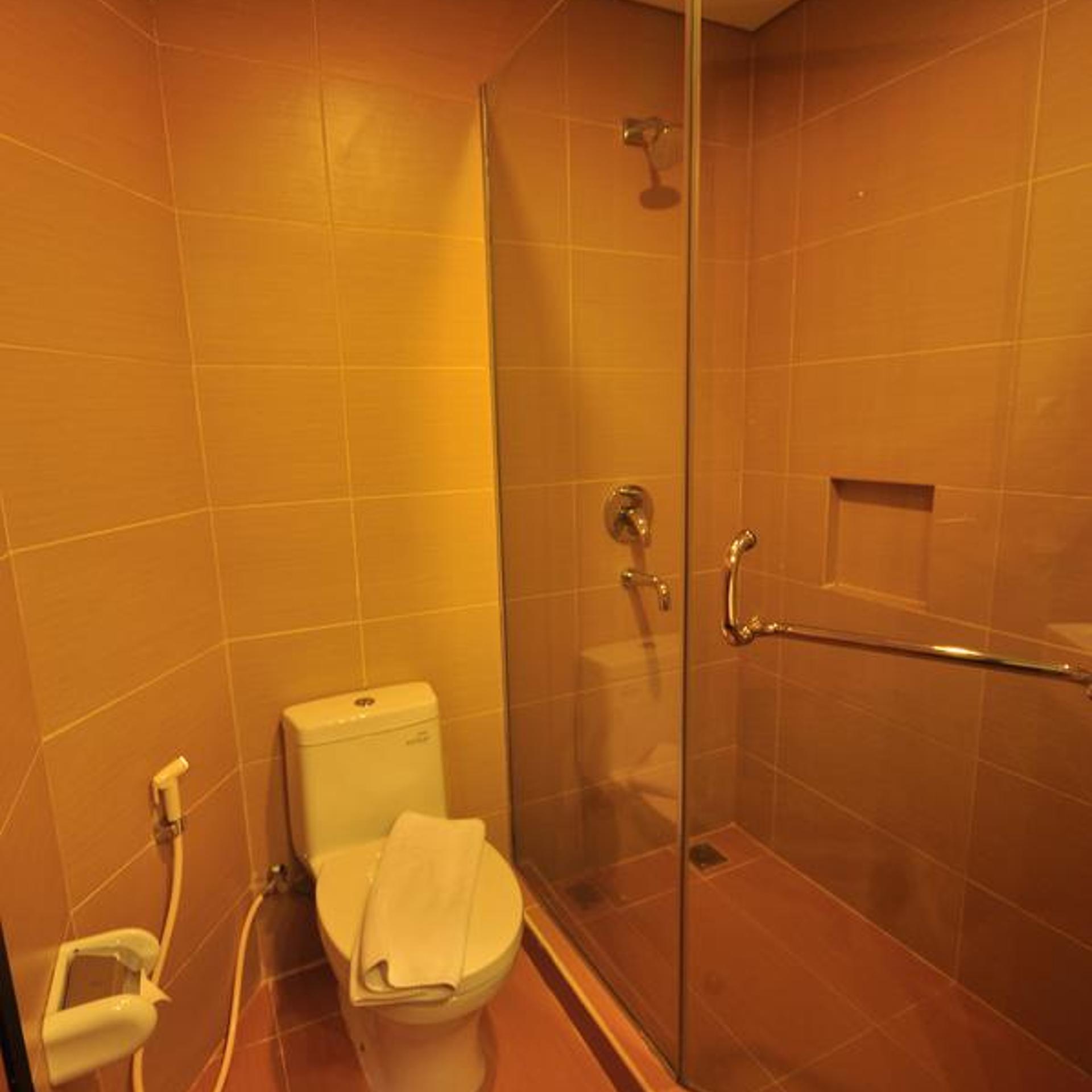 Standard, Double Bed, De Batara Hotel 6/9