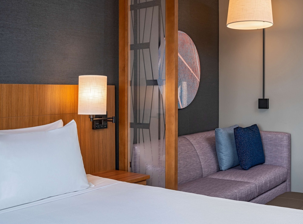 Hyatt Place Indianapolis Downtown 6/65
