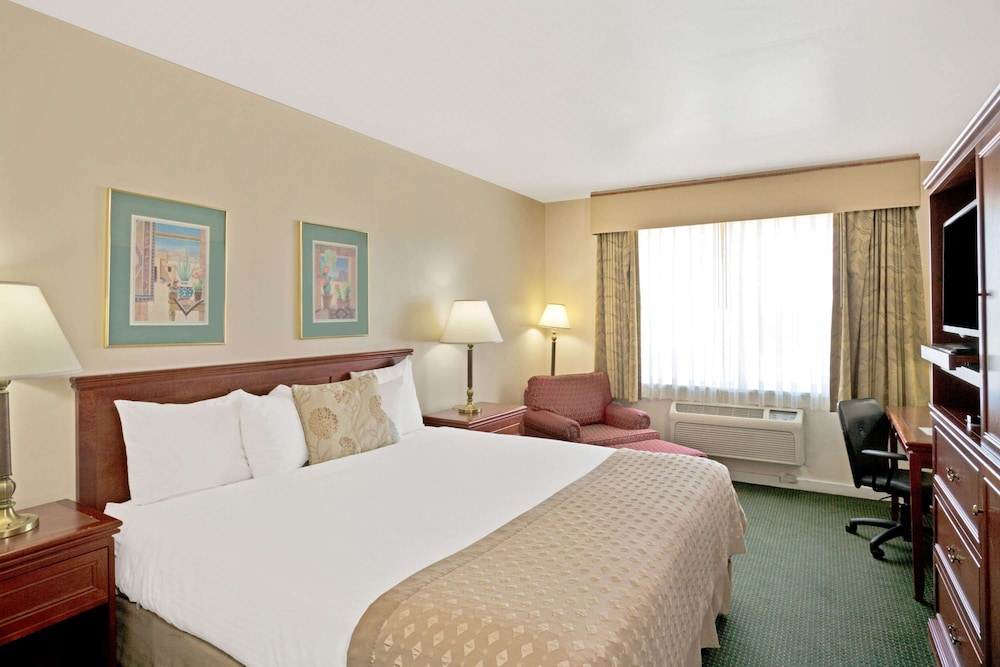 Ramada By Wyndham Draper 12/36