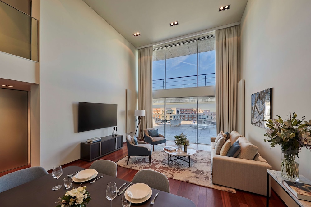 Hyatt Regency Madrid Residences 26/34