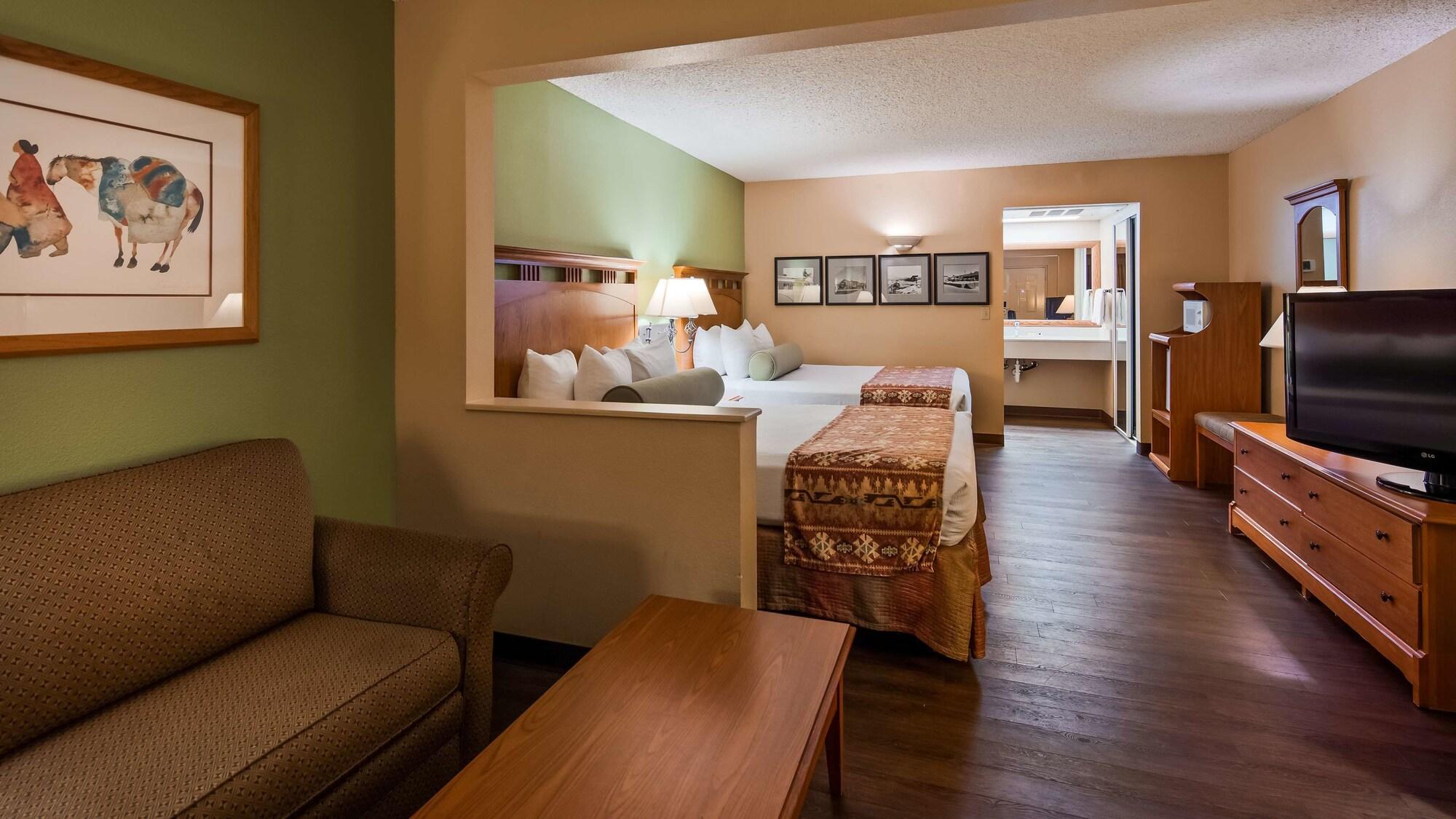 غرفة قياسية بسريرين كوين لذوي الإعاقة، Best Western Plus King's Inn & Suites 5/9