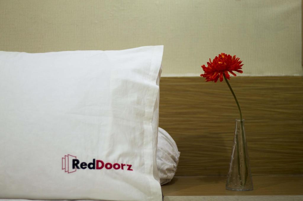 Reddoorz Plus Near Isola Upi 21/30