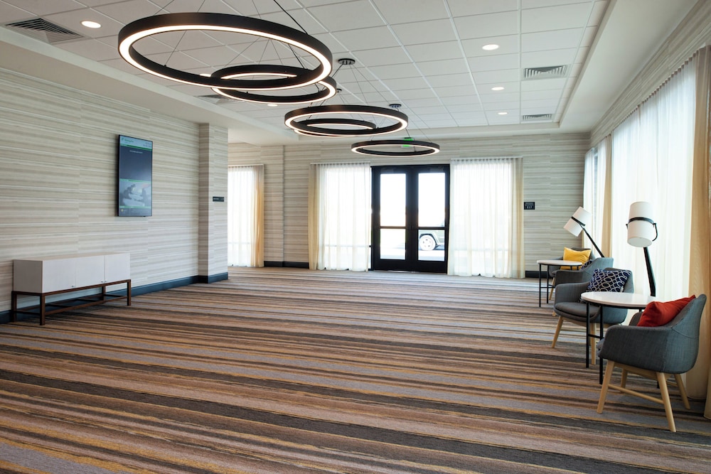 Holiday Inn Suites Idaho Falls 56/75