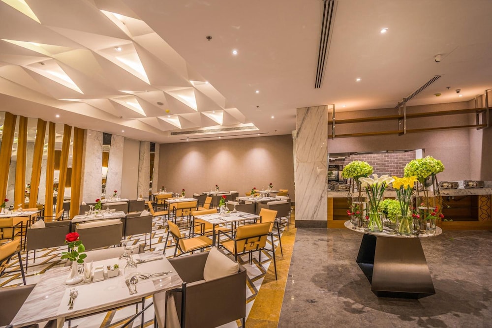Grand Plaza Hotel King Fahad 38/50