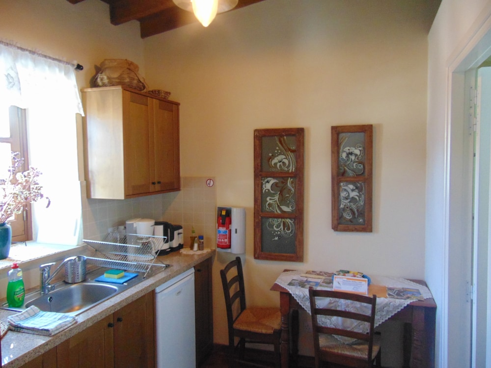 Charalambos Holiday Cottage 27/50