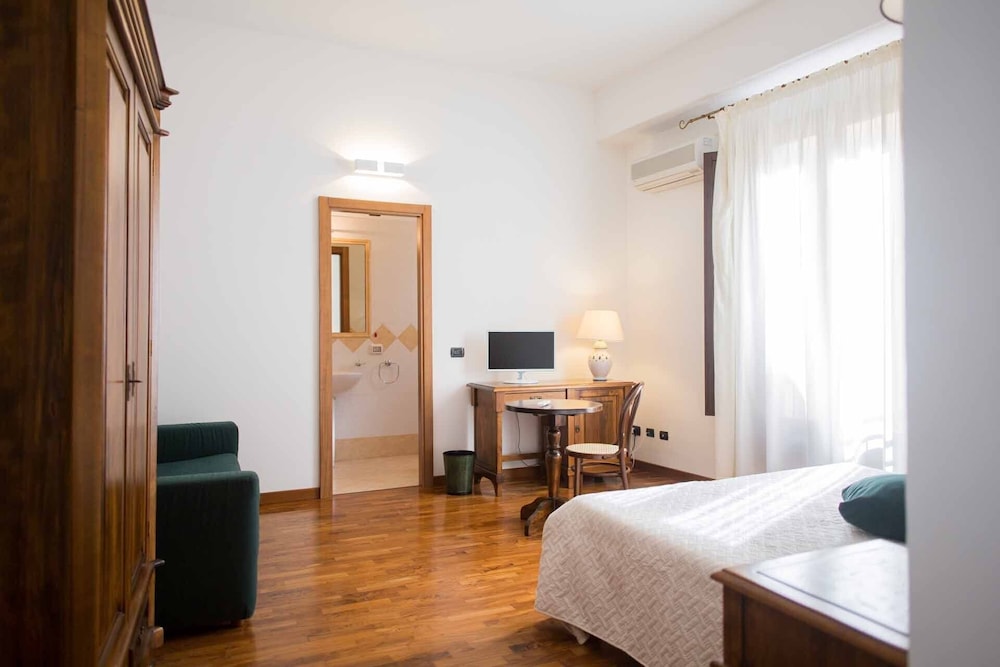 Hotel La Piazzetta 11/50