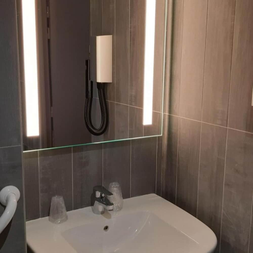 Ibis Arles 62/65