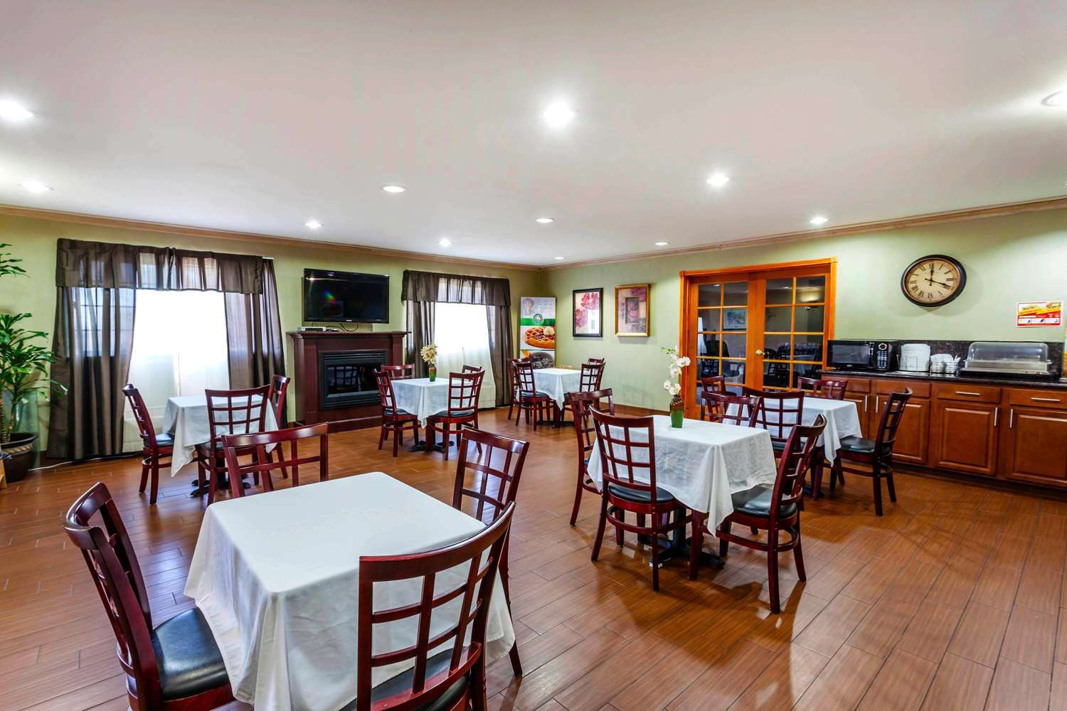 Quality Inn Near Seattle Premium Outlets 11/16