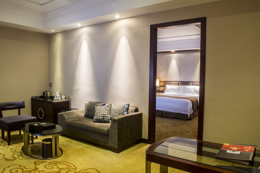 Avant-Garde Hotel 30/50