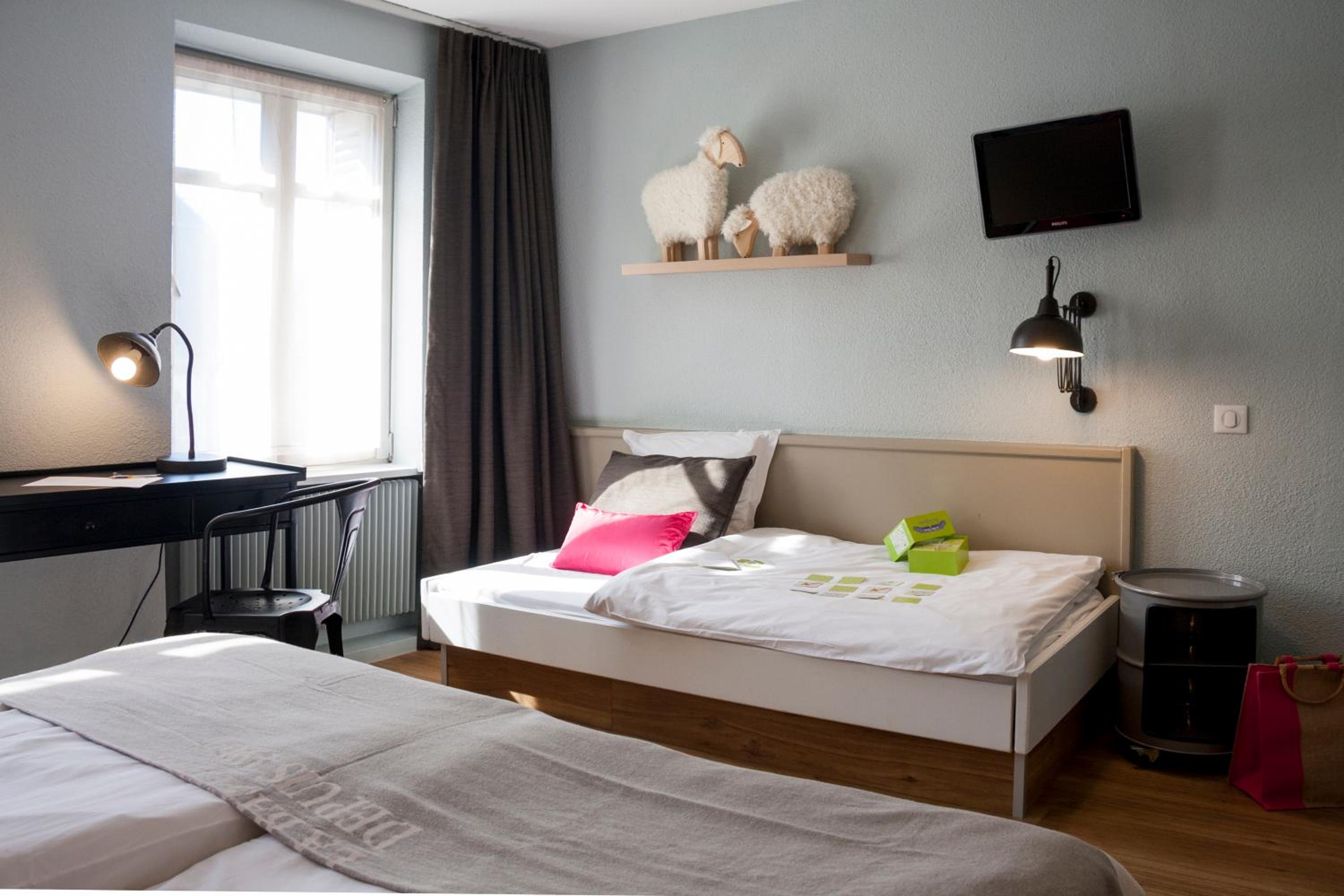 Room, Triple
