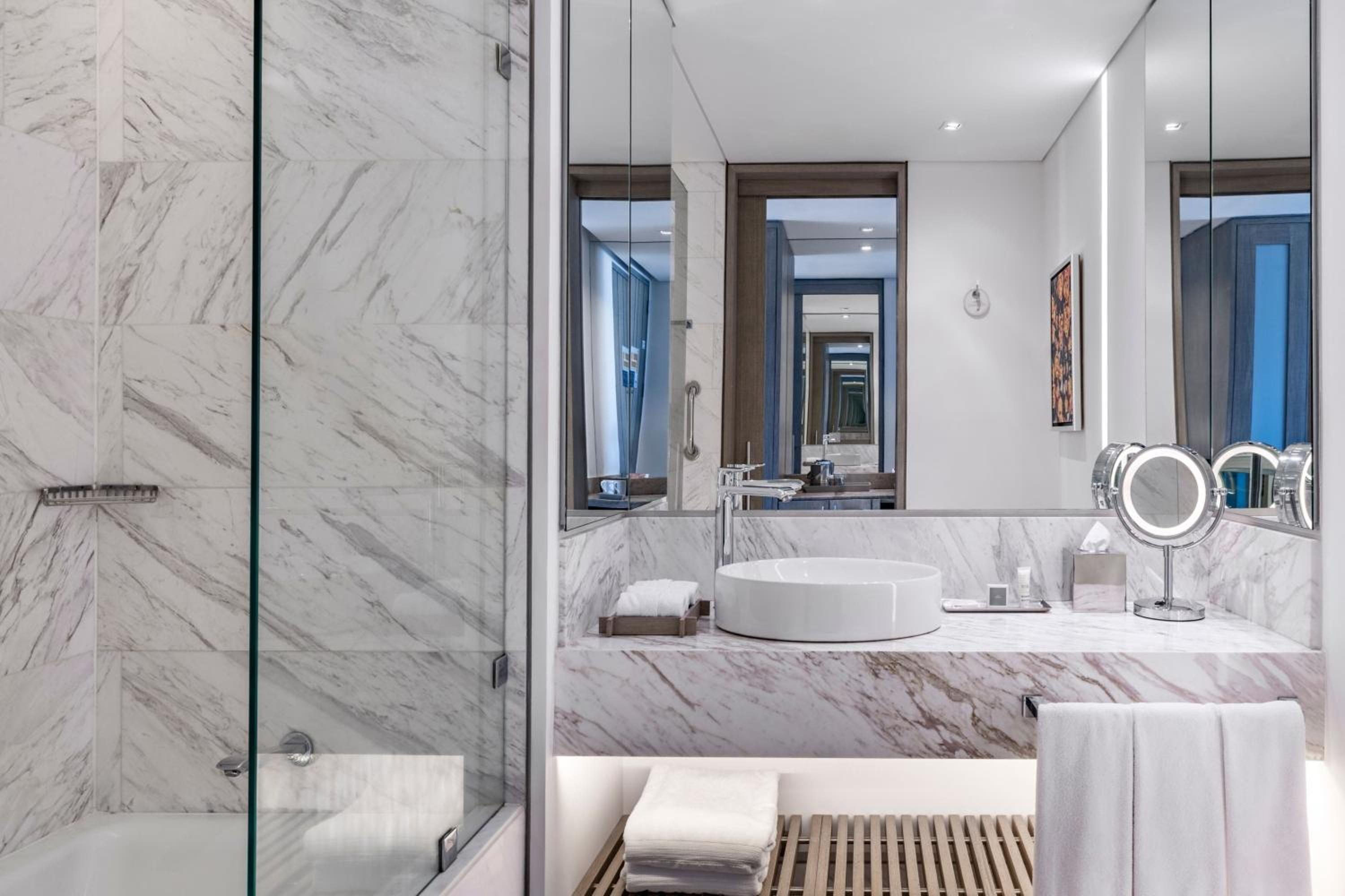 Room, King Bed, Concierge Level، Medellin Marriott Hotel 7/7